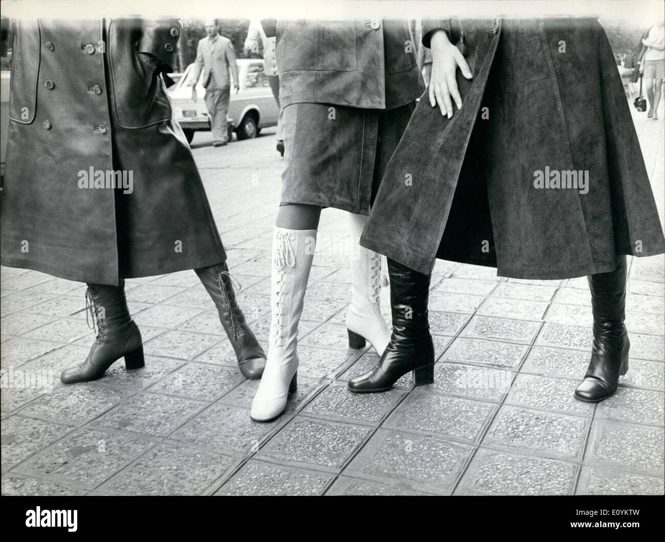 Botas De Piel De Oveja Fotos e Imágenes de stock - Página 4 - Alamy