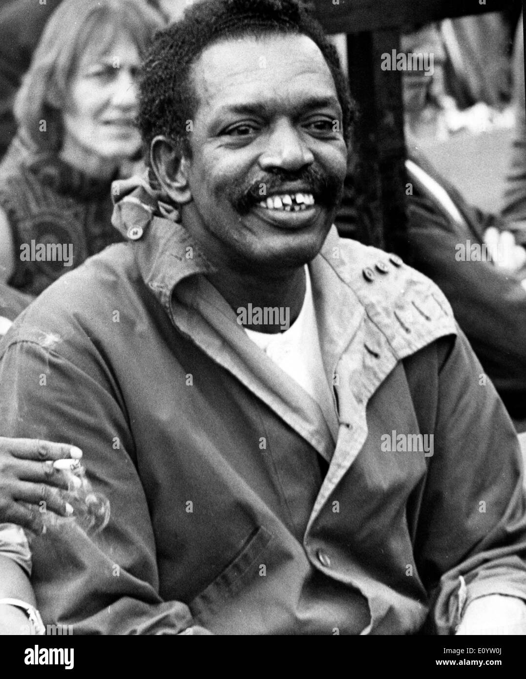 Jun 11, 1971; Baba, Tanzania; el ex ministro de Economía y Planificación del Desarrollo, Abdul Rahman Mohamed Babu, nacido en 1924. Detenidos después del asesinato de Abeid Karume. Aún en detención en Dares Salaam. Foto de stock