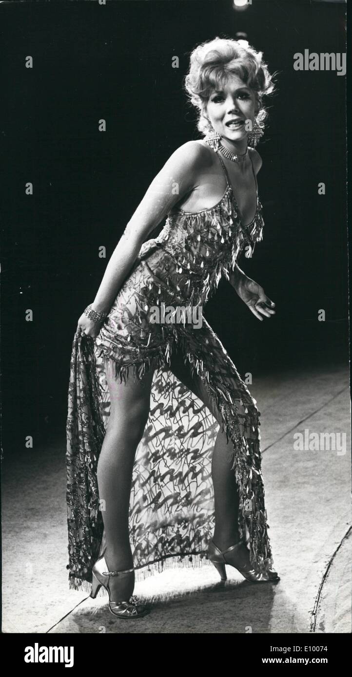 Enero 01, 1972 - Diana Rigg para aparecer en el Teatro Nacional de la  producción de ''Jumpers''. La actriz Diana Rigg estará tocando la parte de  ''Dorothy'' en el Teatro Nacional de