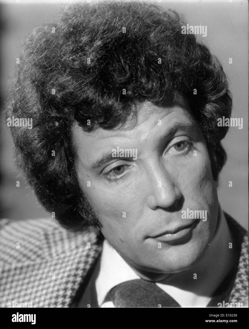 El cantante Tom Jones en una conferencia de prensa Foto de stock