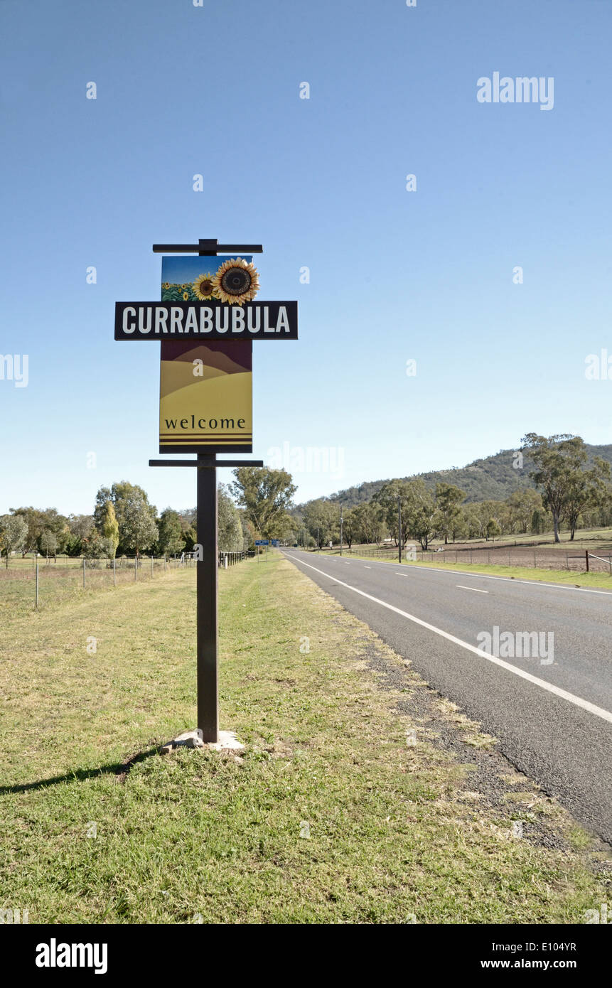 Cartel de bienvenida a la aldea de Currabubula NSW, Australia