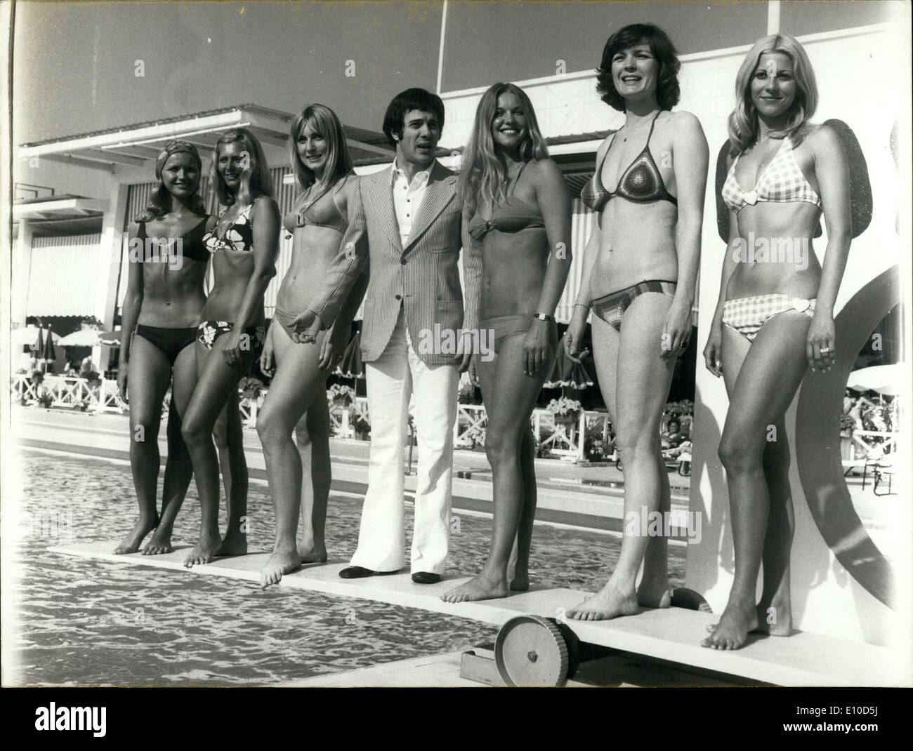 Jul 03, 1972 - G Bedos, C Perrin,m Gilet,UN Plouvier Samson,N,G,M Chiosone Woods Foto de stock