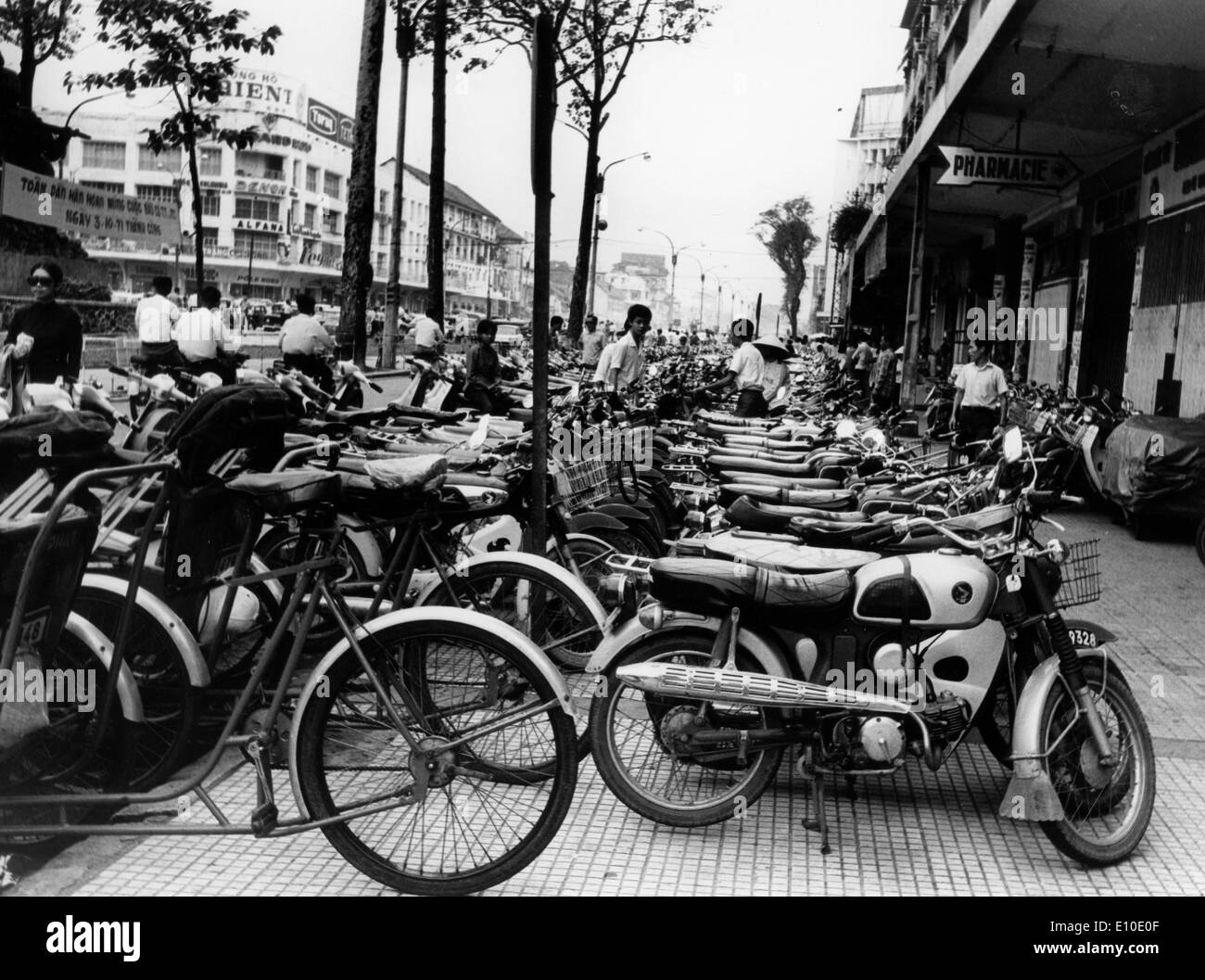 Calles de Saigón durante la guerra Foto de stock