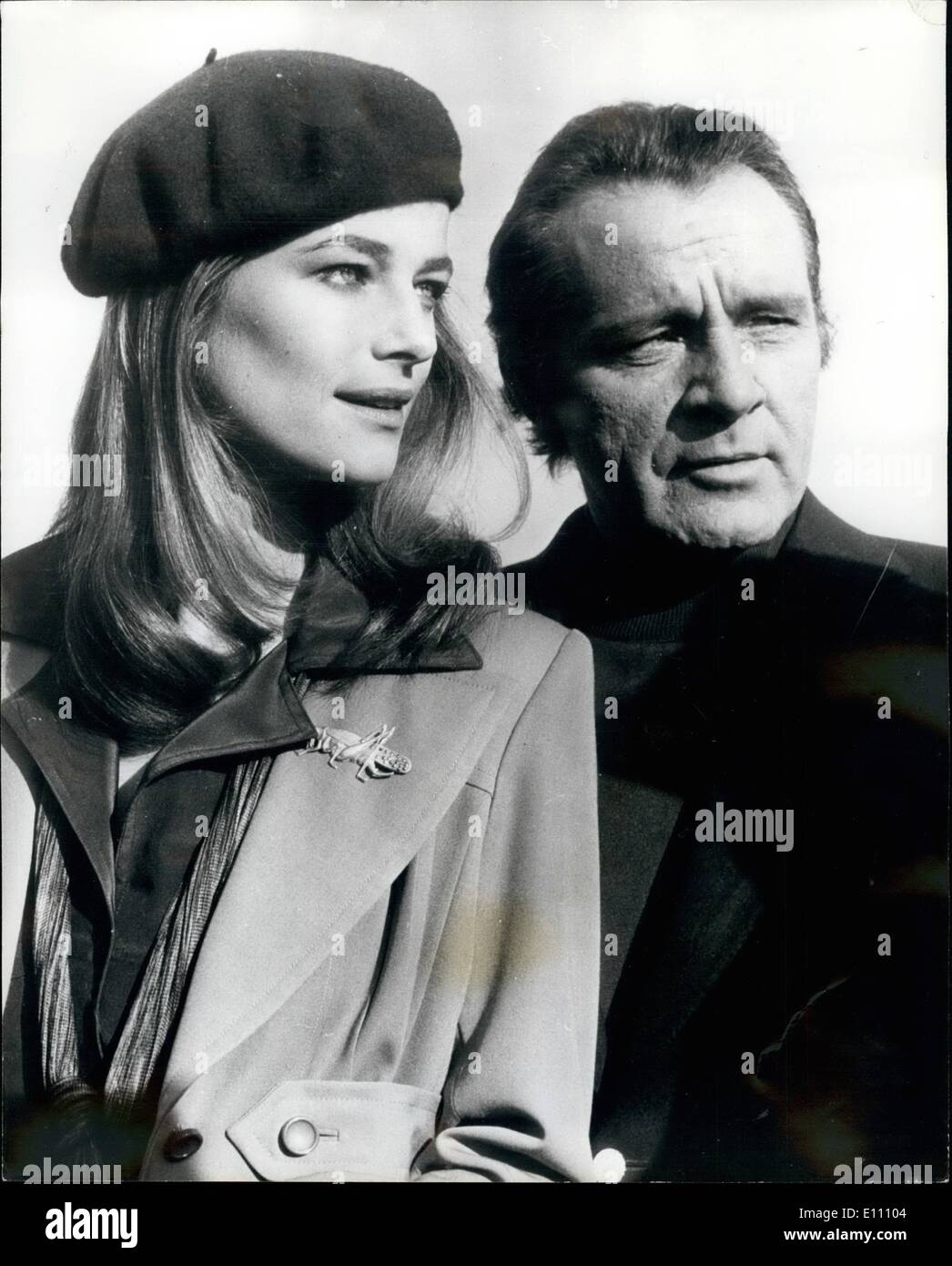 Diciembre 12, 1974 - Richard Burton haciendo Nueva Película: Richard Burton  está actualmente haciendo un nuevo filme ''Jackpot'' con la actriz  Charlotte Rampling, bajo la dirección de Terence Young. Foto muestra a