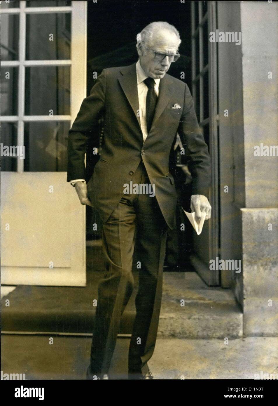 Marzo 28, 1979 - Alain de Rothschild, en representación del Fondo Social  Judía Unida, se reunió con el primer ministro Raymond Barre en el Hôtel  Matignon acerca de la situación de los