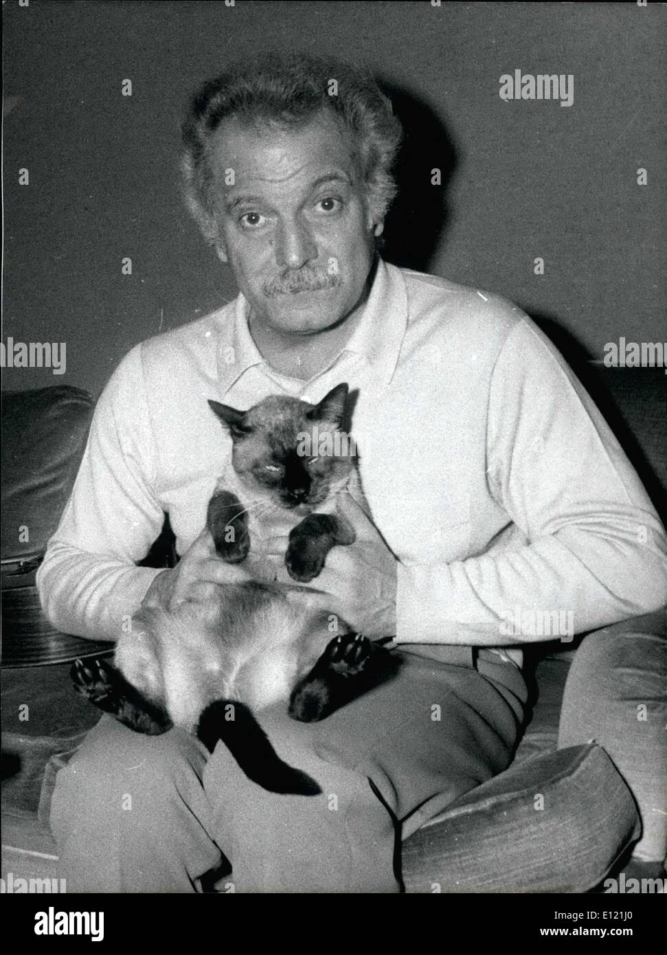 Nov 02 1981 Un Hombre Timido Con Un Corazon Bondadoso Y Un Amor Por Los Animales Georges Brassens Ha Muerto El Nos Dejo Sus Poemas Y Canciones El Recordatorio A Amarse