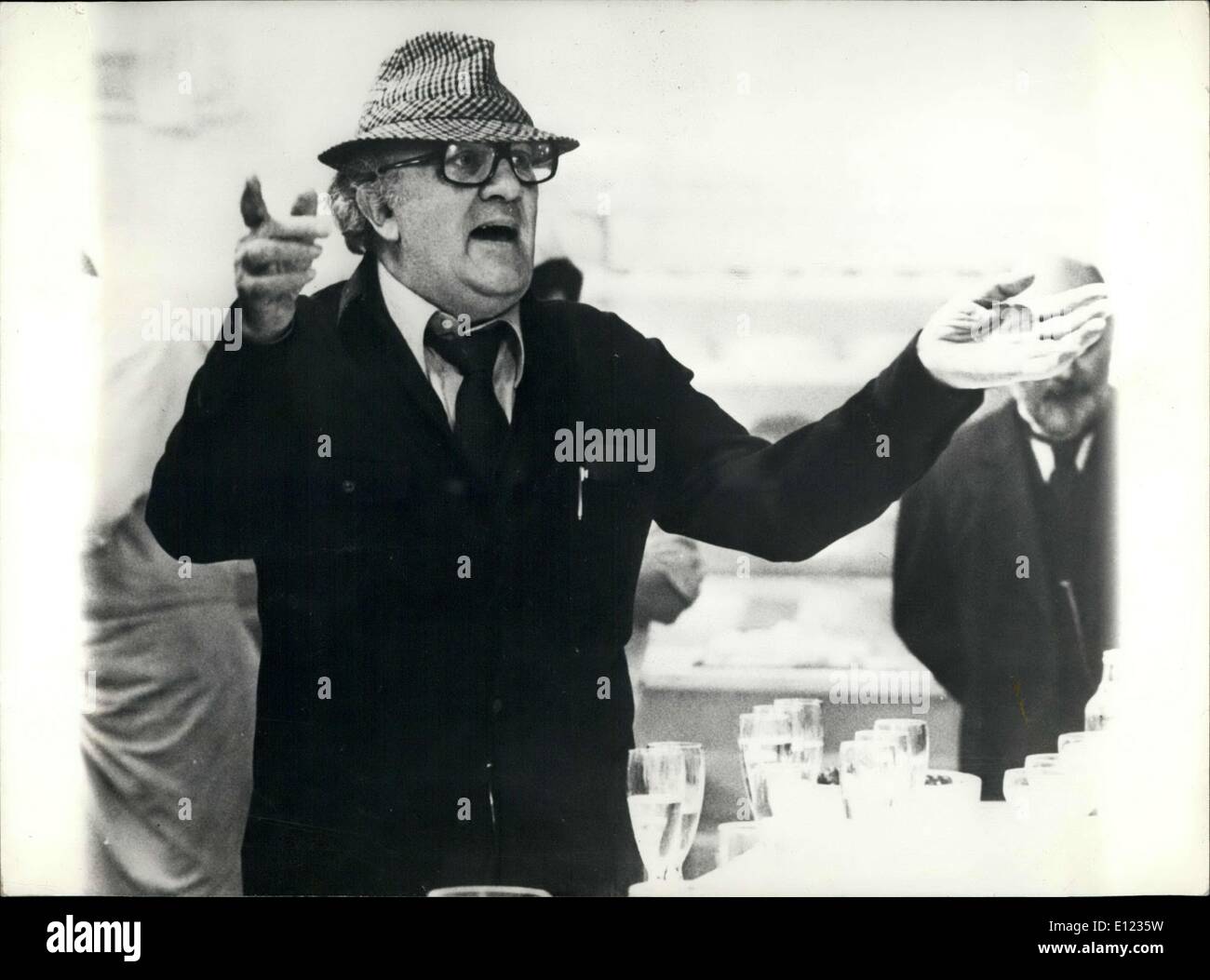 Ene 06, 1984 - Frederico Fellini dirige el WWI Movie ''Et Vogue le Navire' Foto de stock