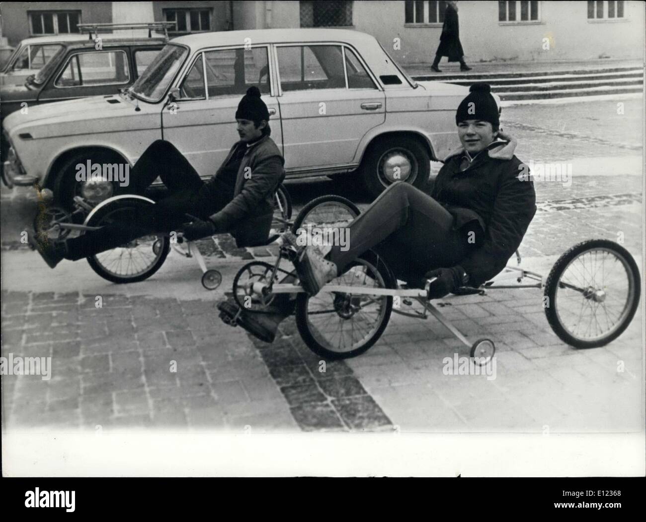 El 17 de enero, 1984 - Self-made triciclos puede ir a 50km/h en las calles de Lituania Foto de stock