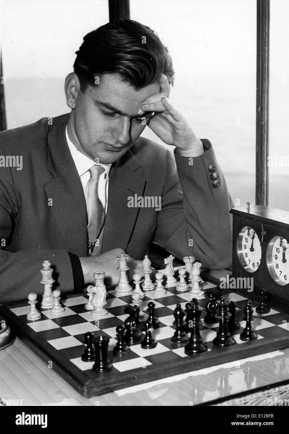 01 Apr, 2009 - Londres, Inglaterra, Reino Unido - KLAUS DARGA. Viktor Klaus Darga (nacido el 24 de febrero de 1934 en Berlín, Alemania) es un jugador de ajedrez, el gran maestro alemán. (Crédito de la imagen: imágenes de KEYSTONE USA/ZUMAPRESS.com) Foto de stock