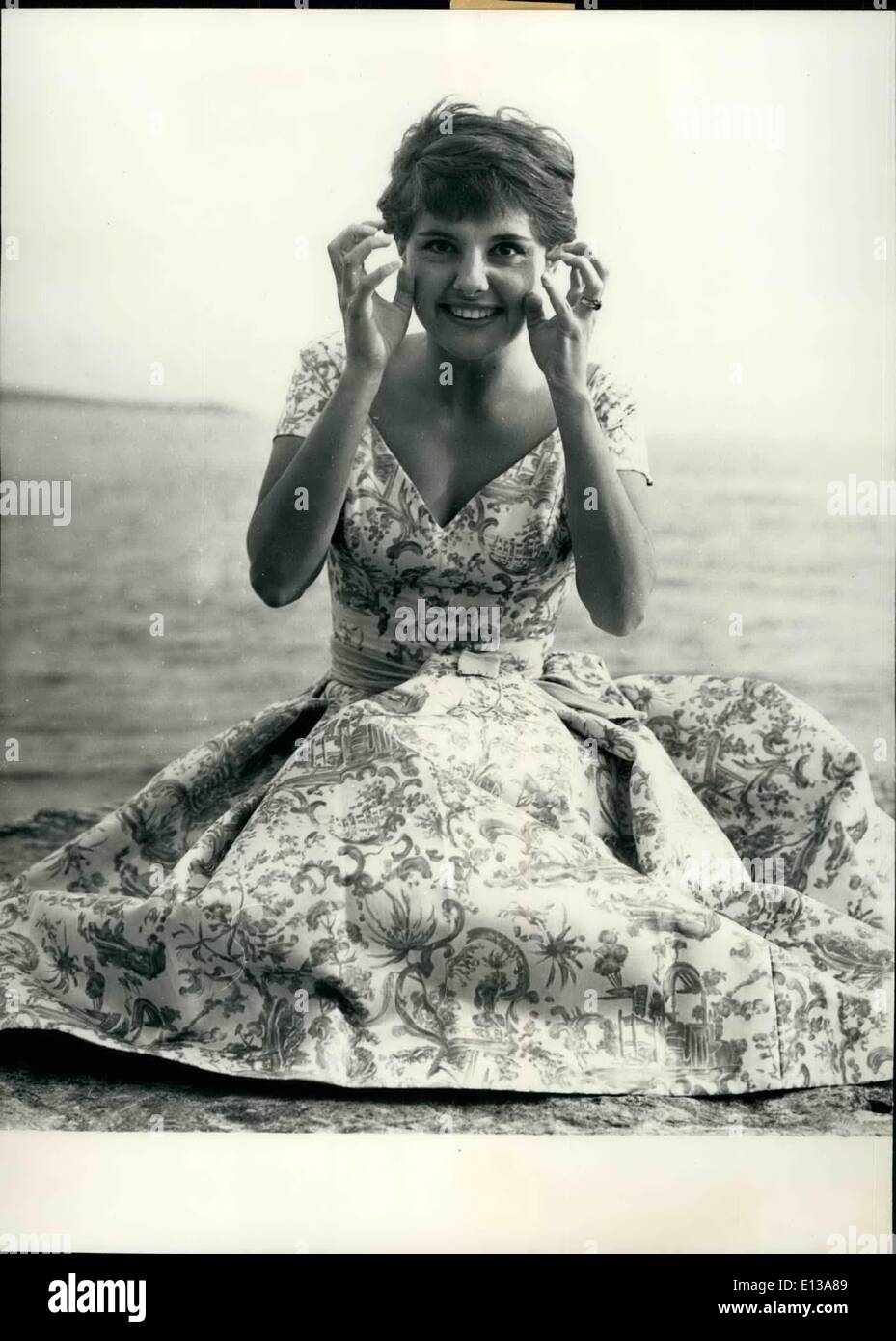 Febrero 29, 2012 - Italia bien representada en el Festival de Cannes: Aquí está la famosa actriz italiana Rossana Podestá, en el Festival de Cannes. Foto de stock