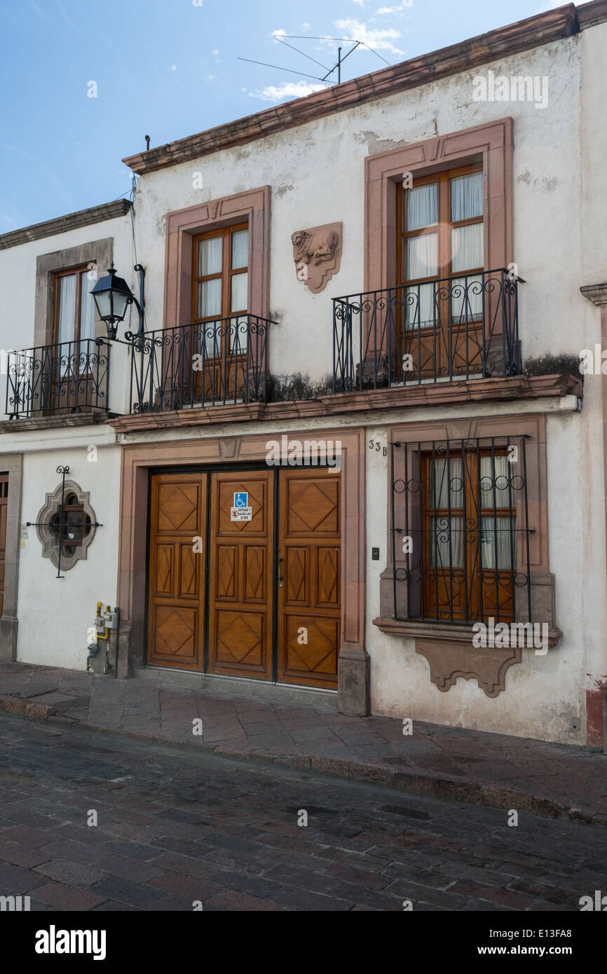 Casa colonial en el distrito histórico de Querétaro, México Fotografía de  stock - Alamy