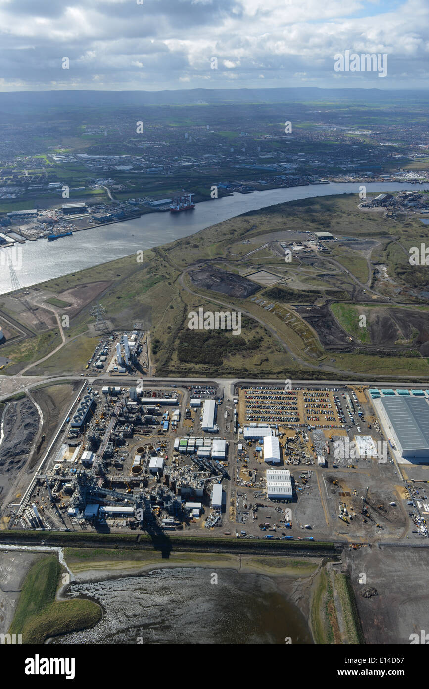 Una vista aérea de la construcción tomando lugar al oeste de Middlesbrough mirando hacia el sur a través del río Tees Foto de stock