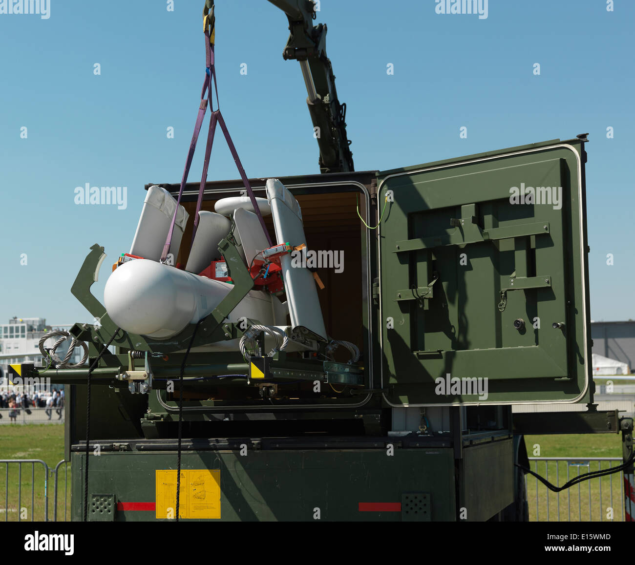 UAV KZO un alemán de reconocimiento y Adquisición de Blancos drone mostrada por el Ejército Alemán (Deutsches Heer), plegada para transporte. Foto de stock