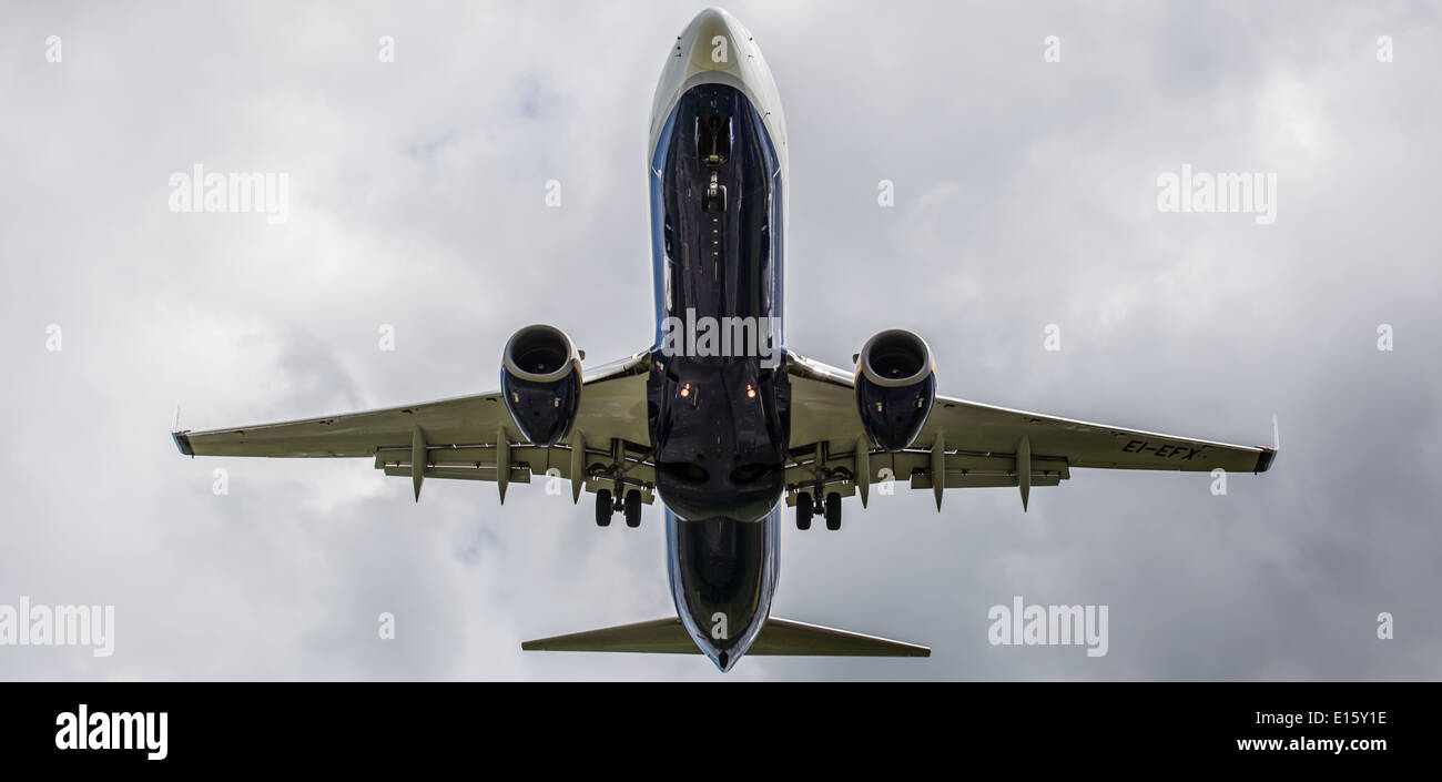 Jumbo jet despegando Foto de stock