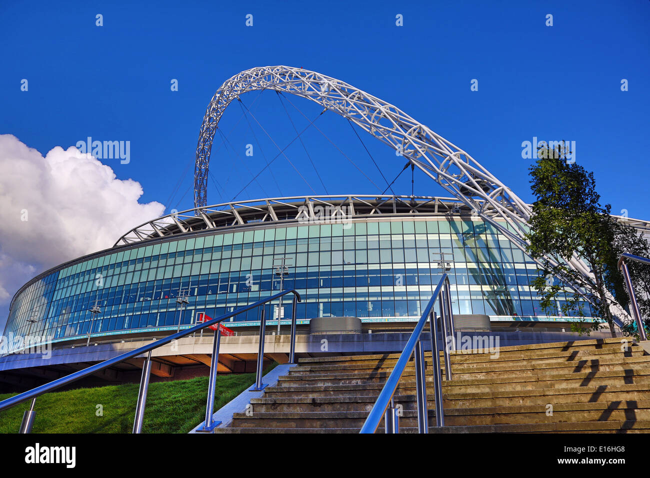 La celosía Arco del estadio de Wembley, Londres, Inglaterra Foto de stock