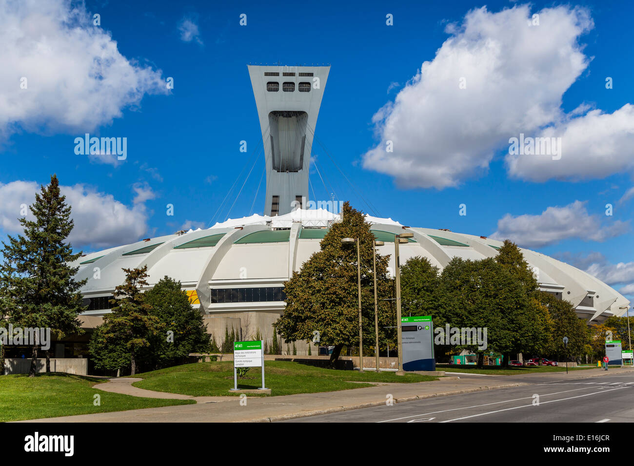El Parque Olímpico y el estadio en Montreal, Quebec, Canadá. Foto de stock