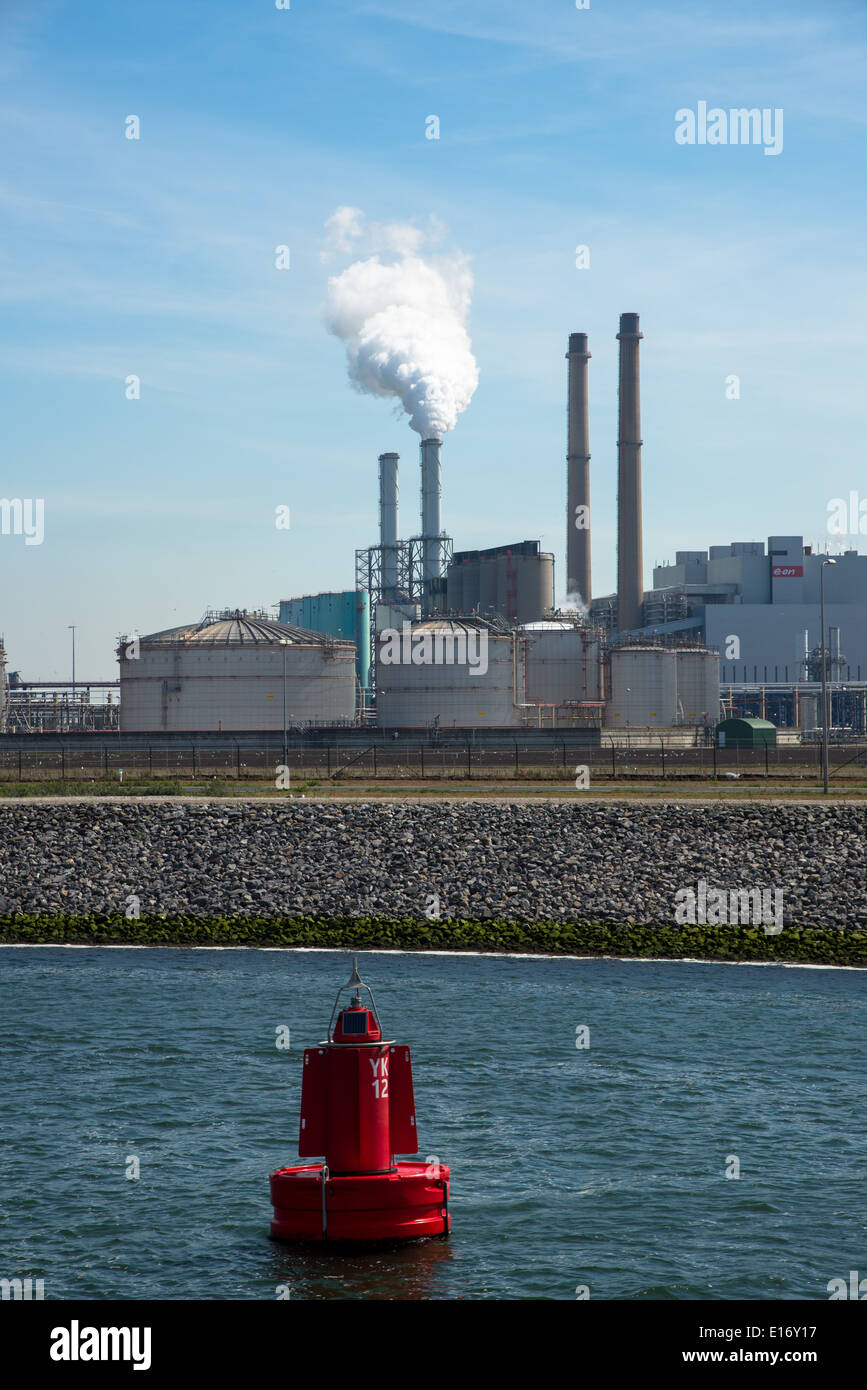 La refinería de petróleo y gas en el puerto de Rotterdam Europoort, Foto de stock