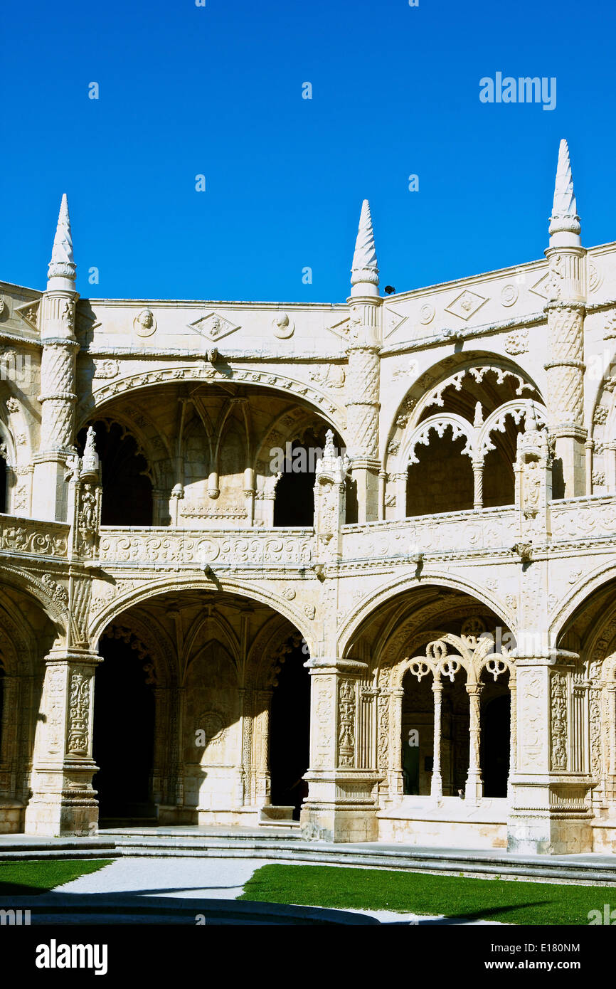 Mosteiro dos Jeronimos (Monasterio de los Jeronimos claustro ornamental decorativa) sitio de patrimonio mundial de la UNESCO Belem, Lisboa, Portugal Foto de stock