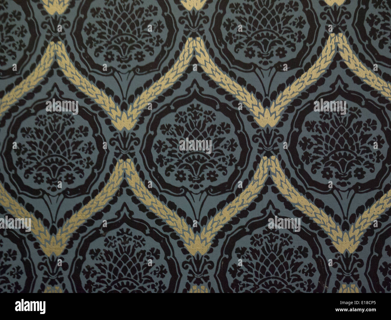 Papel tapiz vintage patrón simétrico azul blanco negro Foto de stock