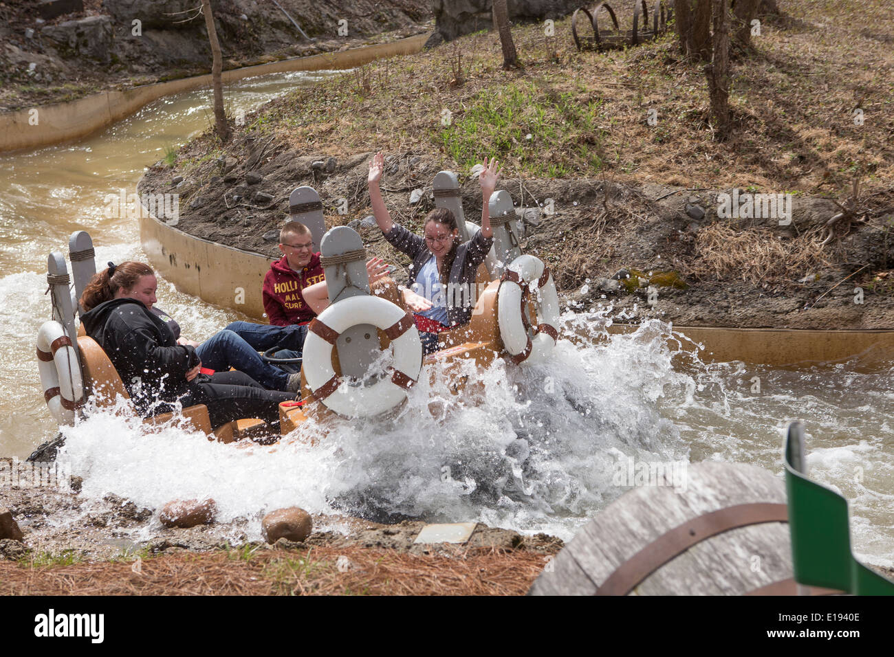 Smoky Mountain River Rampage es retratada en el parque temático Dollywood en Pigeon Forge, Tennessee Foto de stock