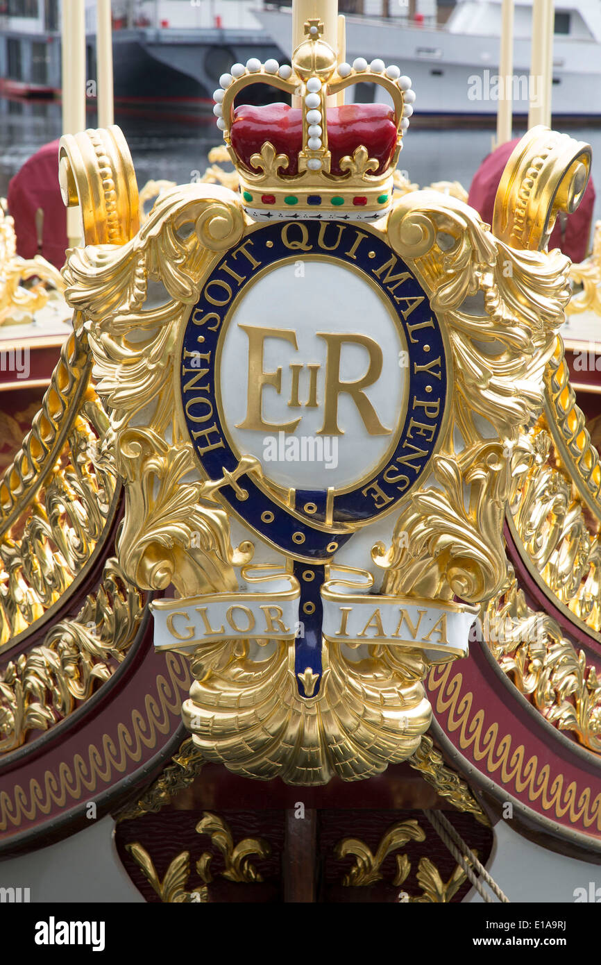 Detalle de Gloriana, British Royal barcaza. Encargado por la Reina Isabel II por sus bodas de diamante Pageant. Londres, Reino Unido. Foto de stock