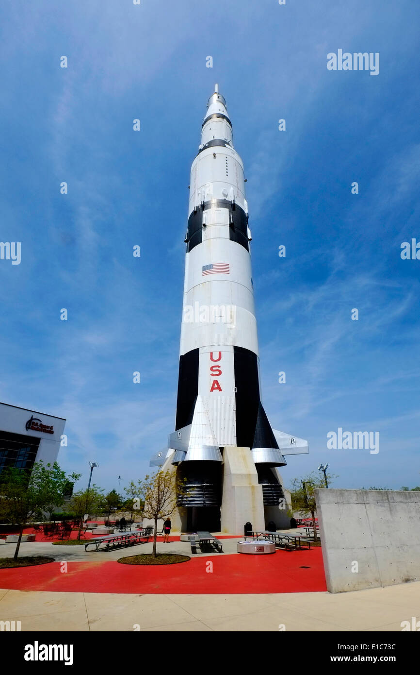 Saturno 5 modelo espacial de . y centro de cohetes de la NASA en  Huntsville Alabama al Fotografía de stock - Alamy