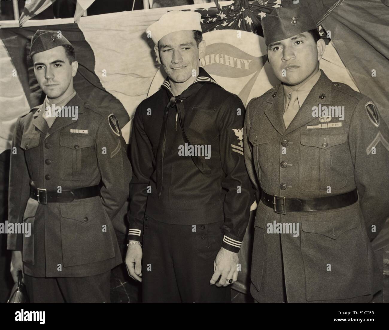 Los supervivientes de la bandera en Iwo Jima en la inauguración de la estatua en Nueva York, 11 de mayo de 1945. Joe Rosenthal la icónica fotografía hecha Foto de stock