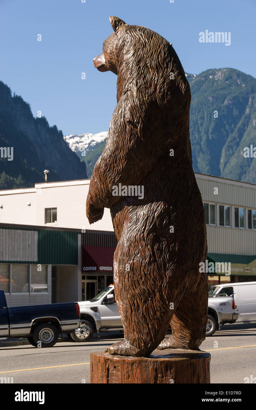 Elk203-1496v Canadá, Columbia Británica, la esperanza, la motosierra estatua de oso Foto de stock