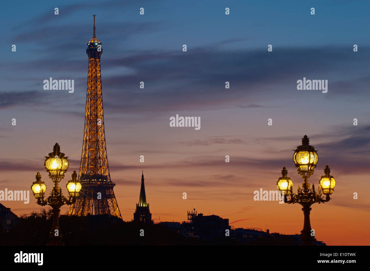 Francia, Paris, La Torre Eiffel de noche Foto de stock