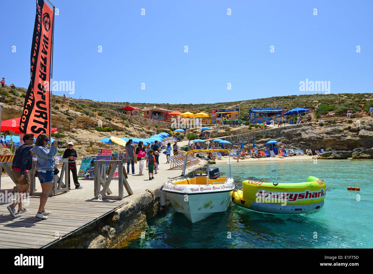 La Laguna Azul de Comino (Kemmuna), Distrito de Gozo y Comino, Gozo, Región, República de Malta Foto de stock