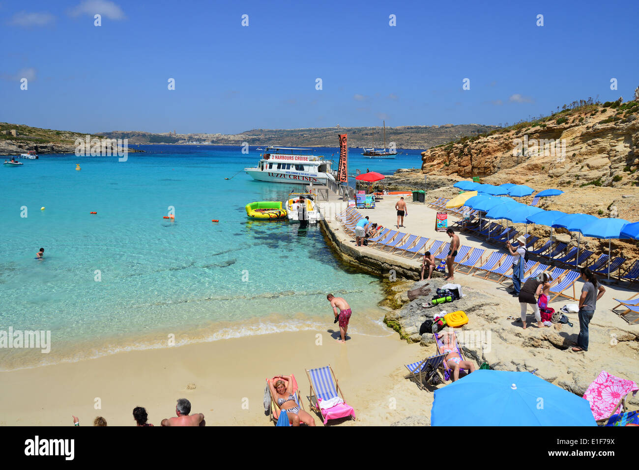 La Laguna Azul de Comino (Kemmuna), Distrito de Gozo y Comino, Gozo, Región, República de Malta Foto de stock