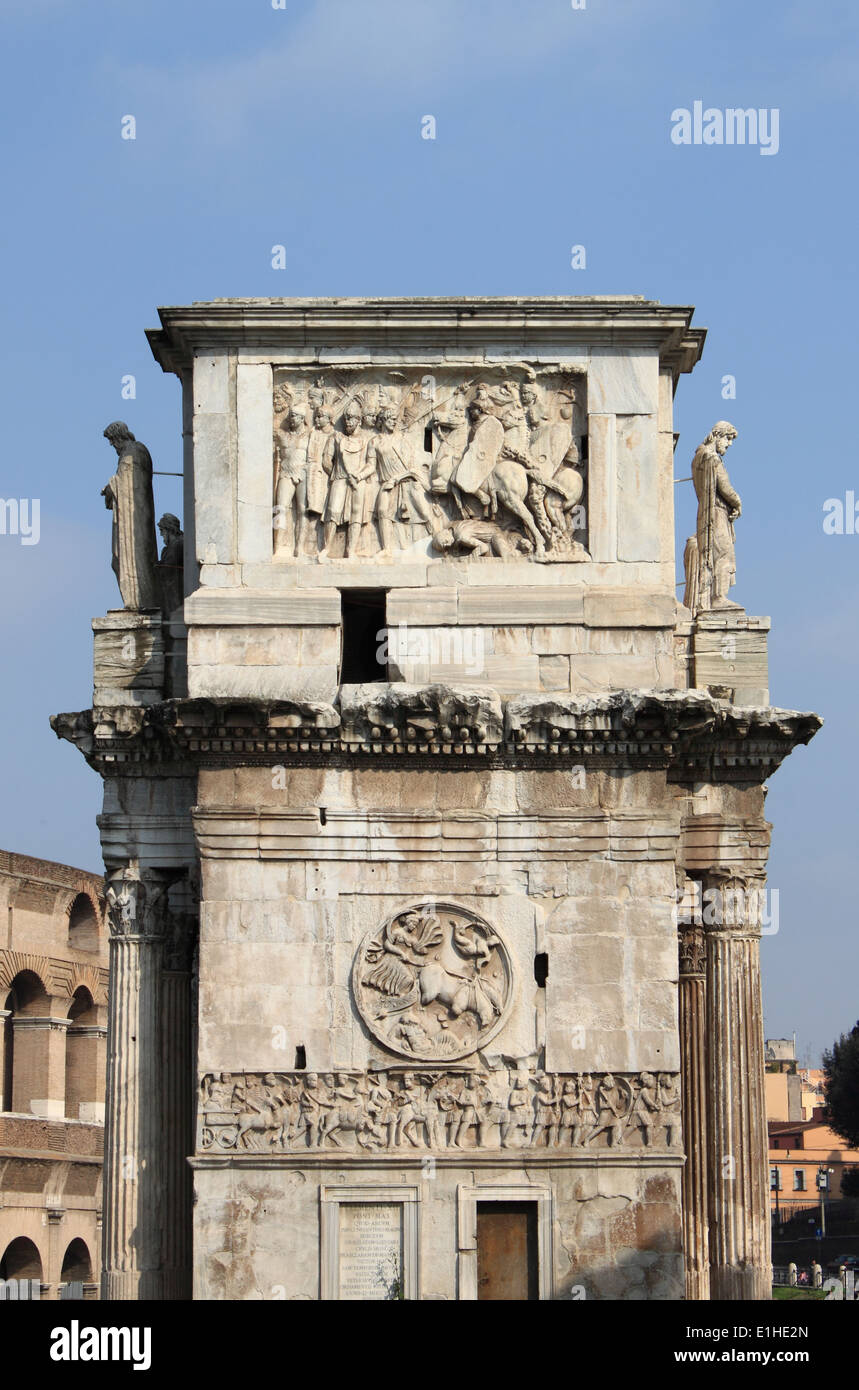 Lateral de Arco de Constantino en Roma, Italia Foto de stock