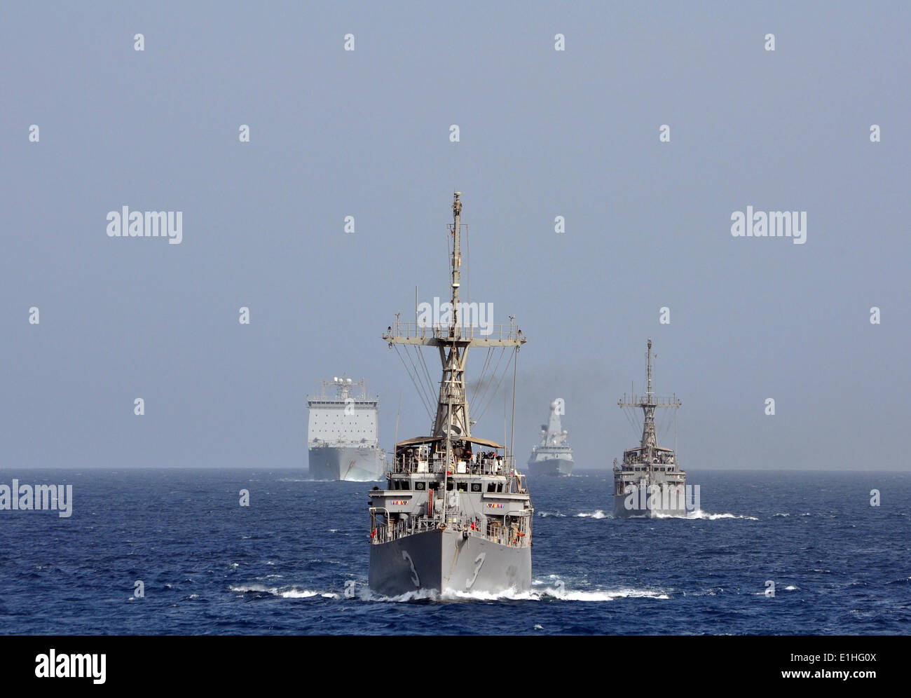 120920-N-ZZ999-008 .El Golfo de Omán (Sept. 20, 2012) El auxiliar de la Flota Real Británica de buque de asalto anfibio RFA Cardigan Bay Foto de stock