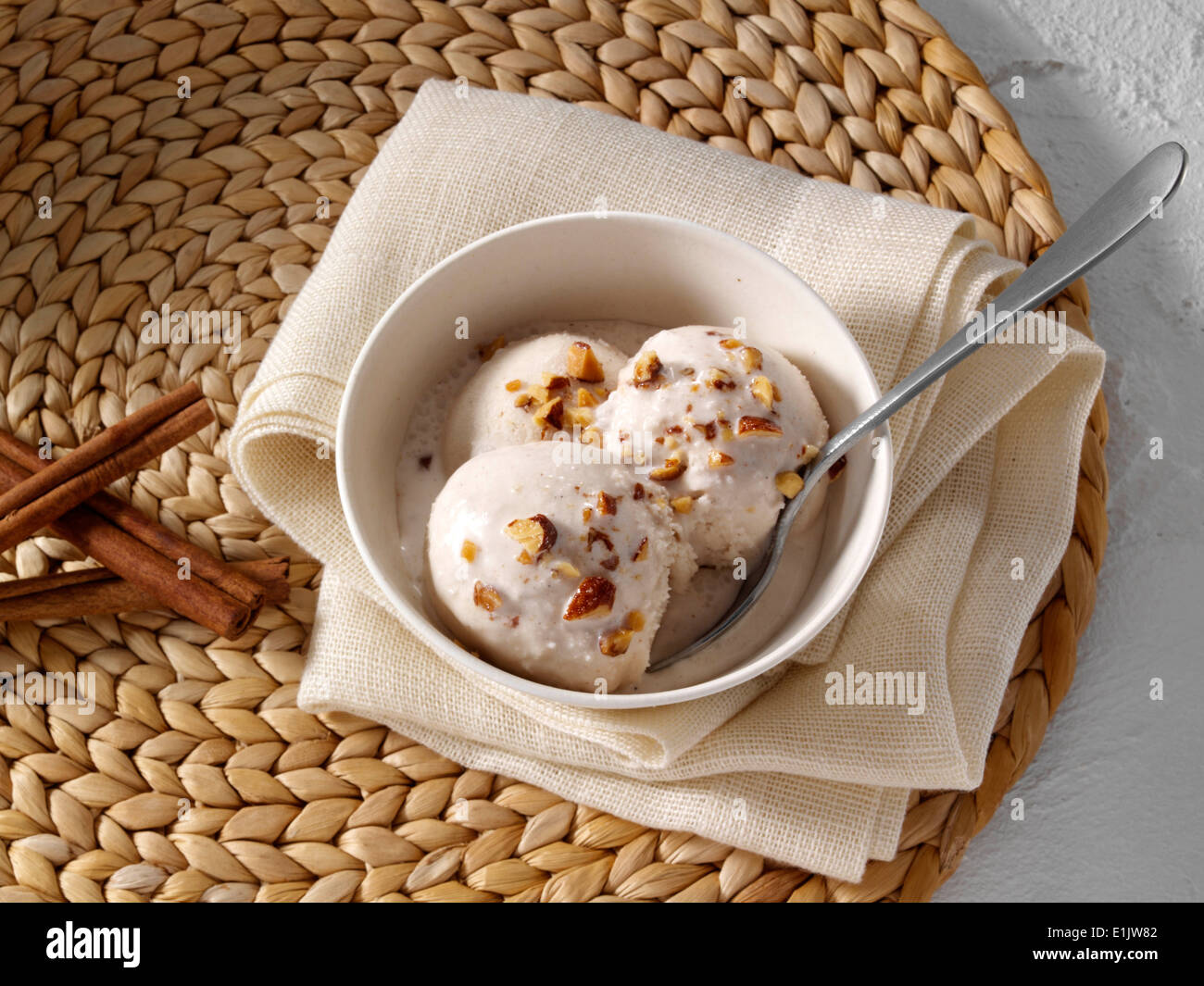Canela almendra helado de coco Foto de stock