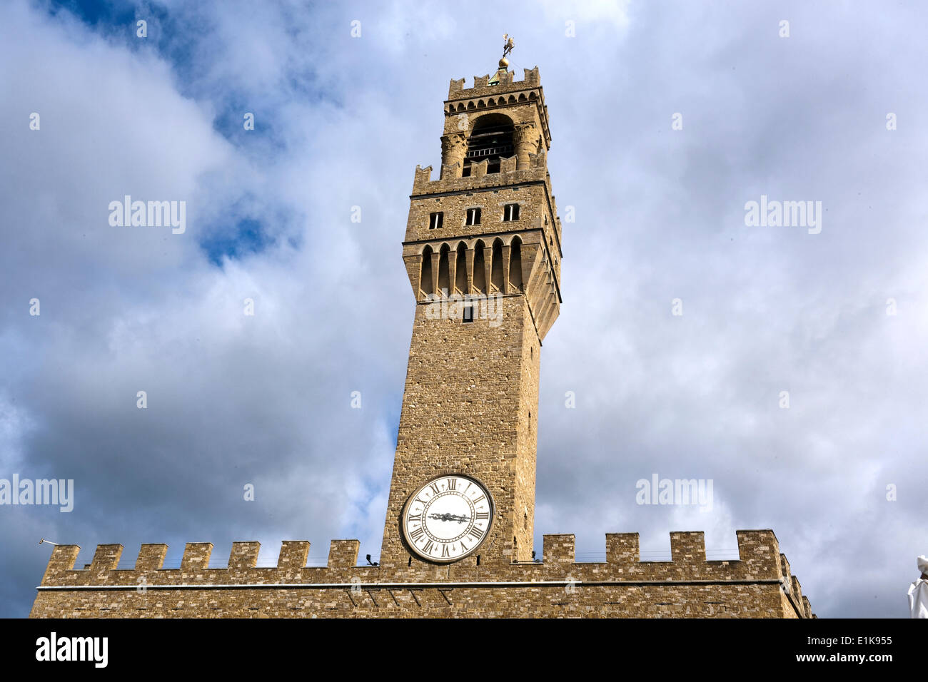 Palazzo Vecchio. La torre. 1299-1314. Arnolfo di Cambio. Foto de stock