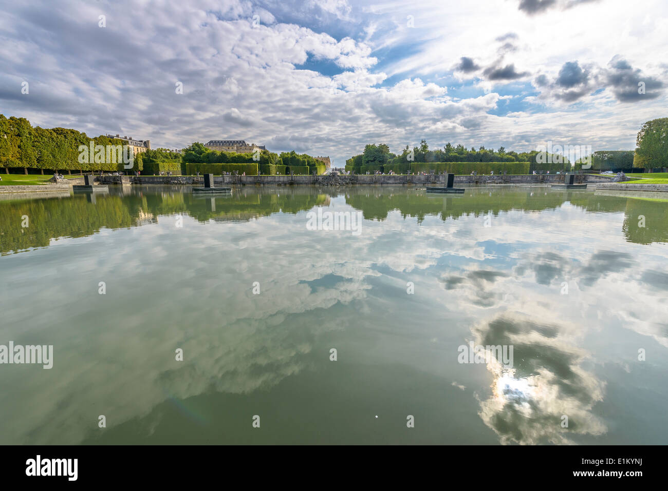 Vista del Palacio de Versalles, los jardines, las famosas fuentes, cerca de París, Francia Foto de stock