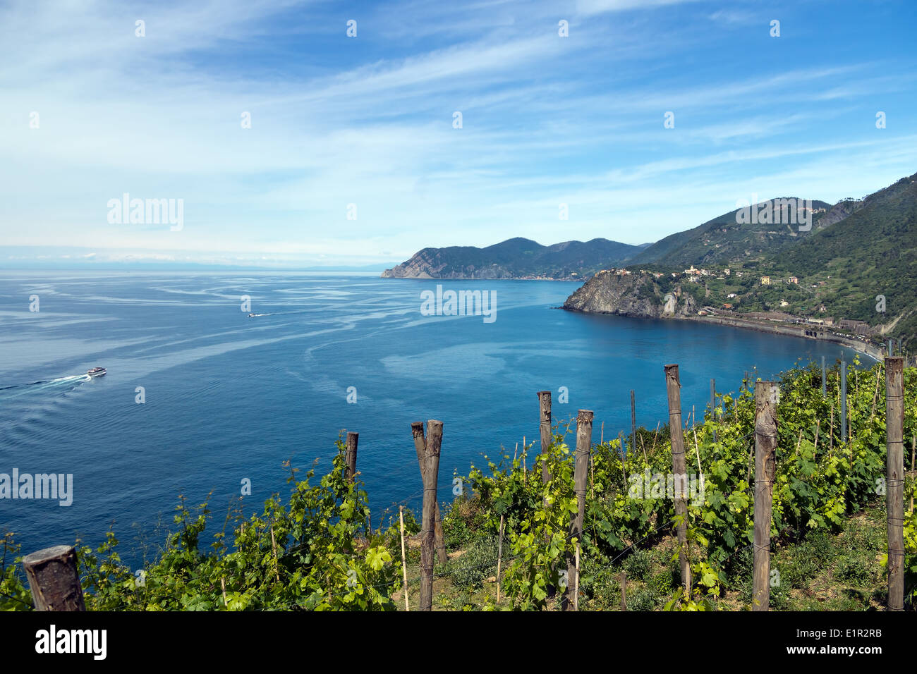 Hacia la costa de Liguria Corniglia en la Cinque Terre Foto de stock
