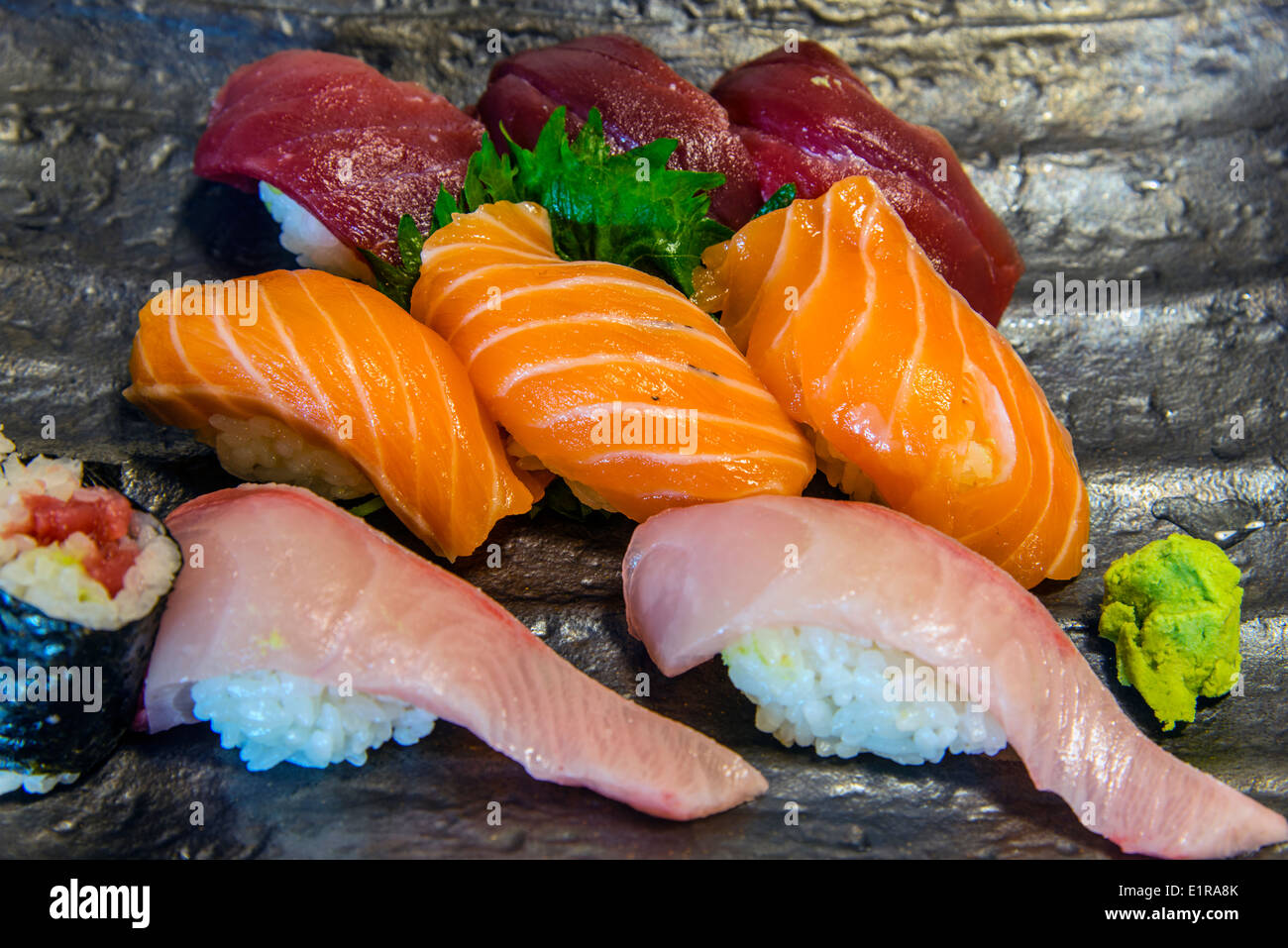 Mezcla plato de sushi, Kyoto, Japón Foto de stock
