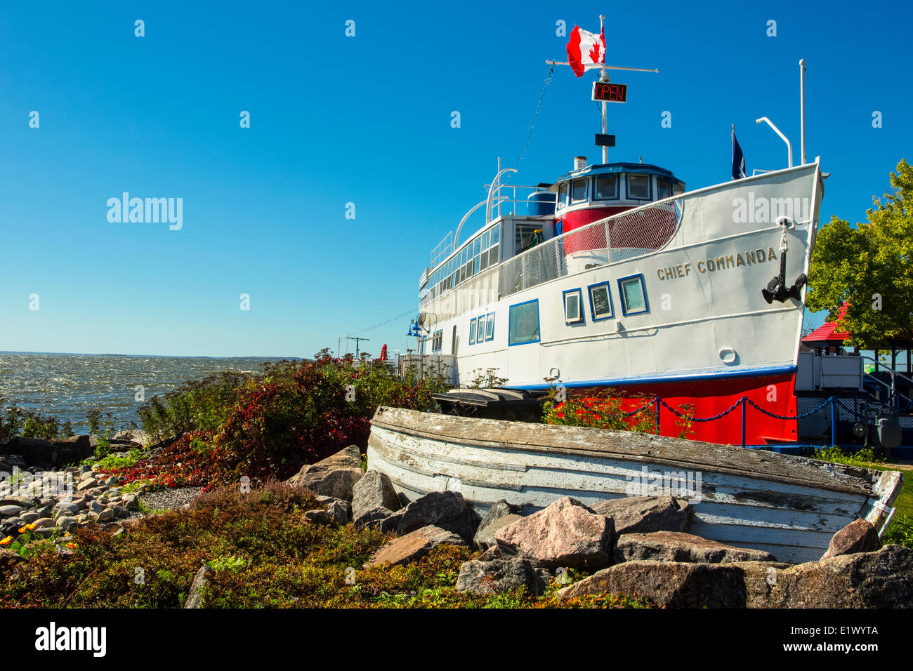 Excursión en barco, Chief Commanda Waterfront, North Bay, Ontario, Canadá Foto de stock