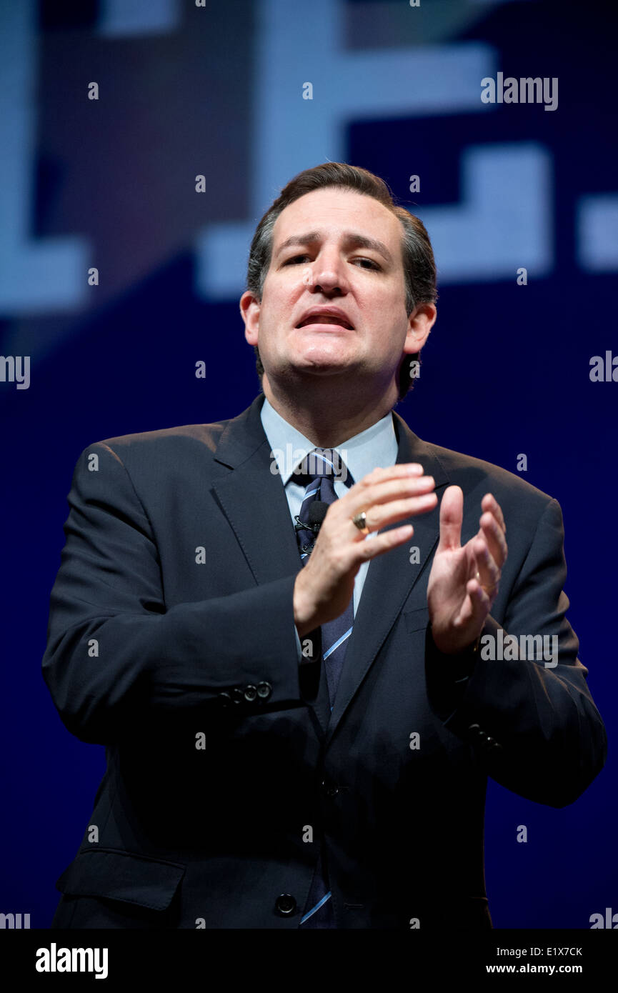 Senador estadounidense de Texas, Ted Cruz da discurso en la Convención Republicana de Texas en Fort Worth, Texas Foto de stock