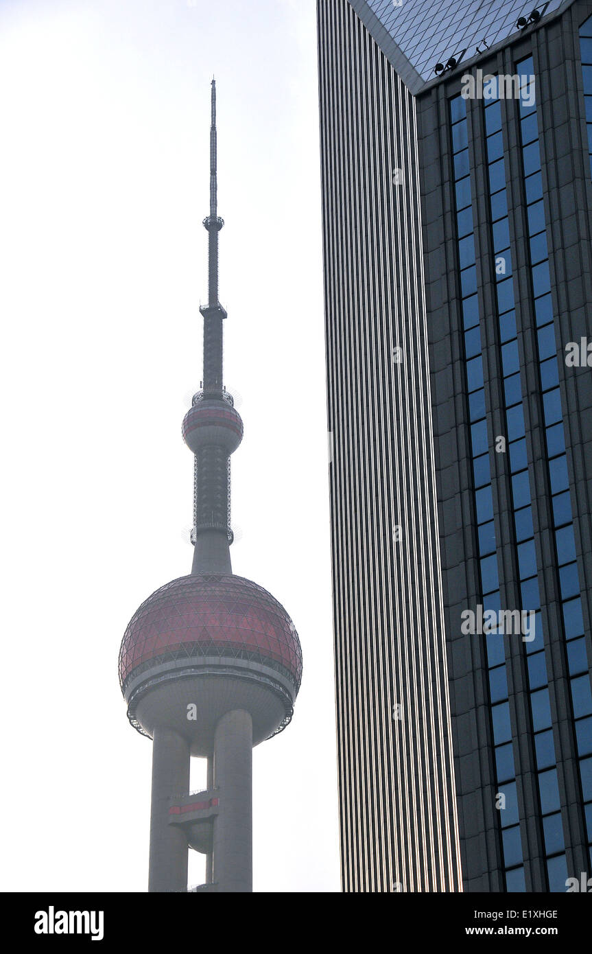 La Oriental Pearl Tower Pugong Shanghai China Foto de stock