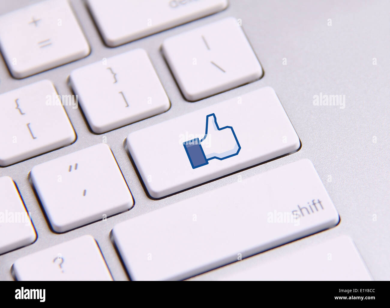 Foto de Facebook como un icono de teclado. A partir de hoy, Facebook es la  mayor red de medios de comunicación social en la web Fotografía de stock -  Alamy