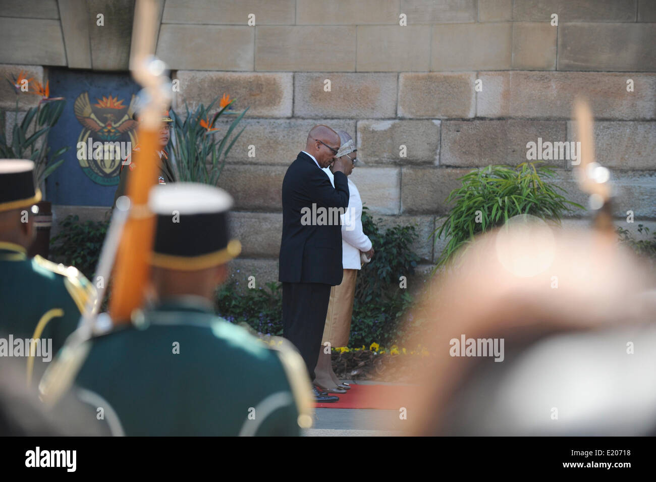 La investidura del Presidente Zuma en Union Buildings, Pretoria. 2014. El Presidente Zuma llega con su esposa Gertrude Sizakele khu Foto de stock