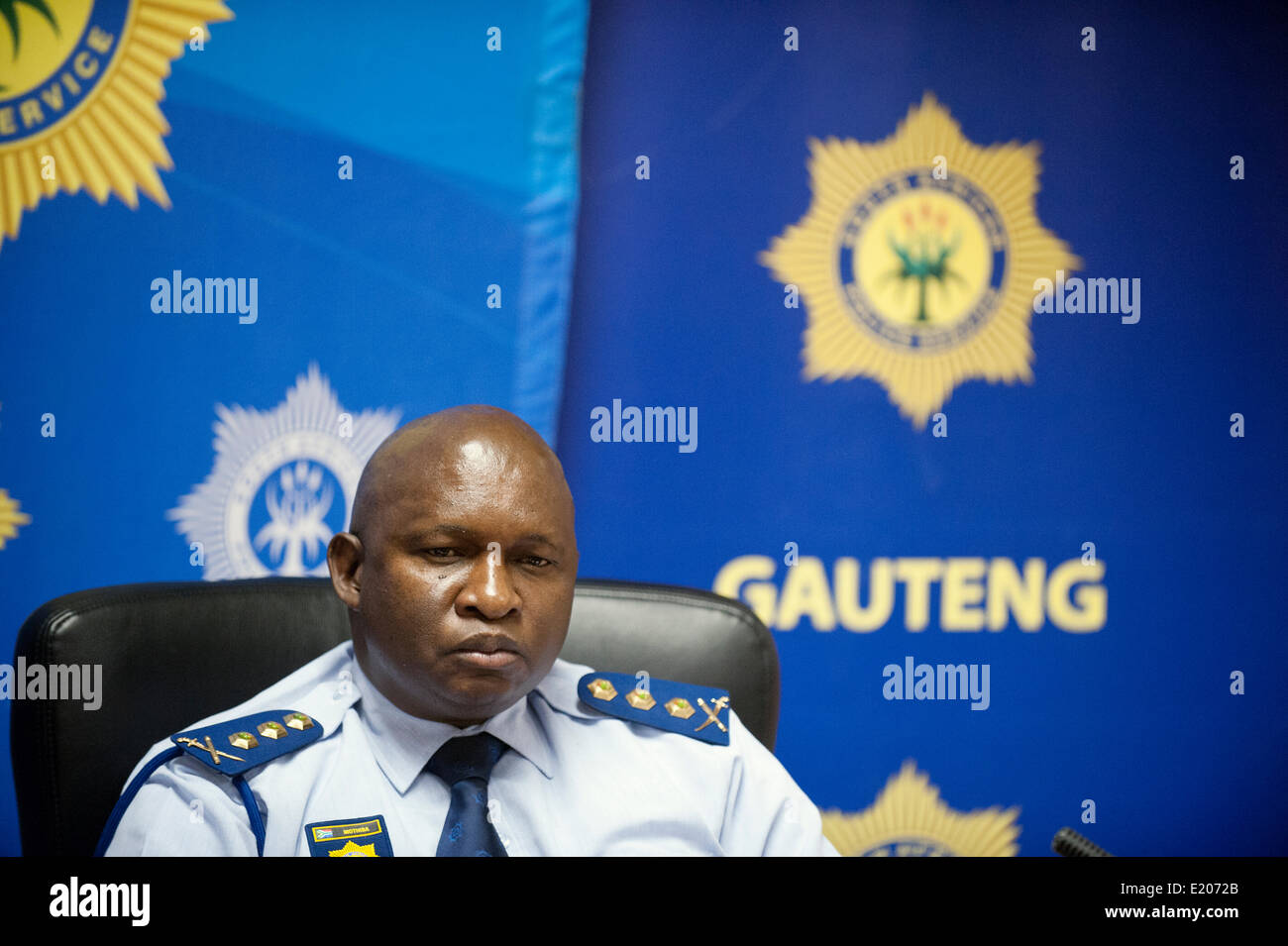 El comisionado de policía Riah Phiyega anunció el nuevo Comisario de Policía de Gauteng, Teniente General Lesetja Joel Mothiba. Foto de stock