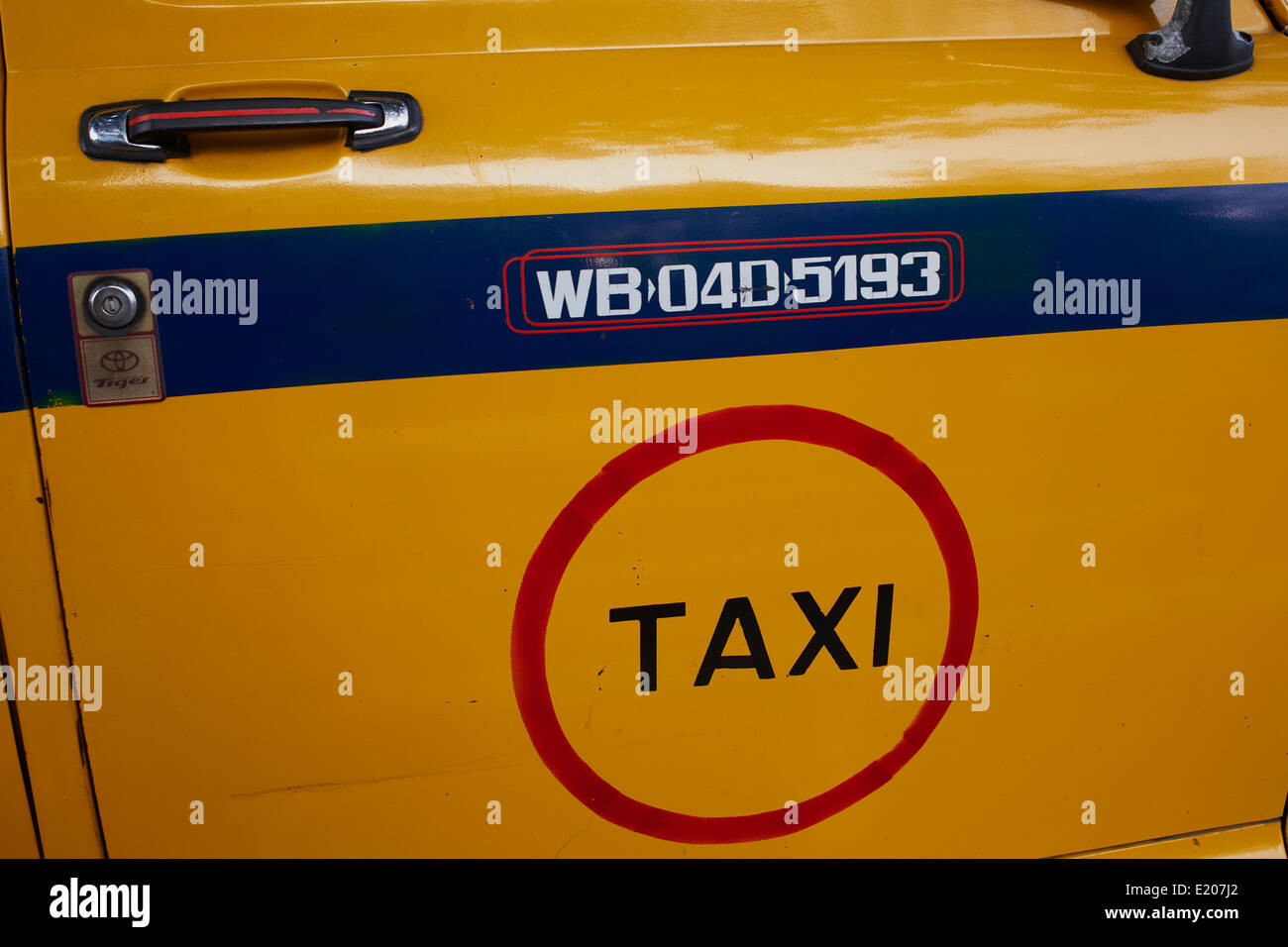 La India, Bengala Occidental, Kolkata, Calcuta, Embajador taxis amarillos Foto de stock