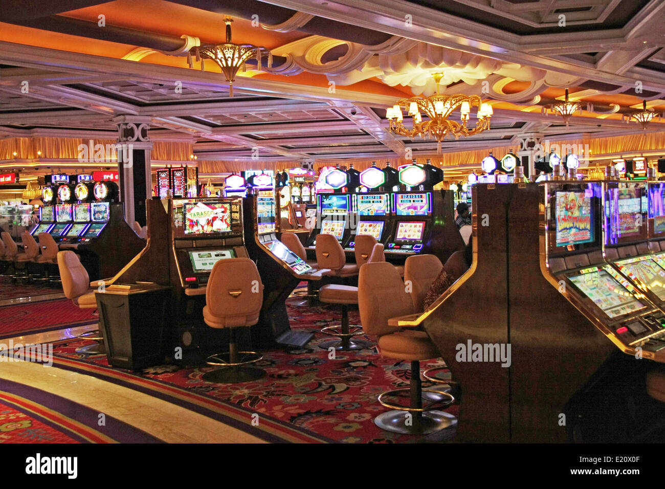 Ranuras del Casino y Gambling área del Bellagio Hotel en Las Vegas Foto de stock