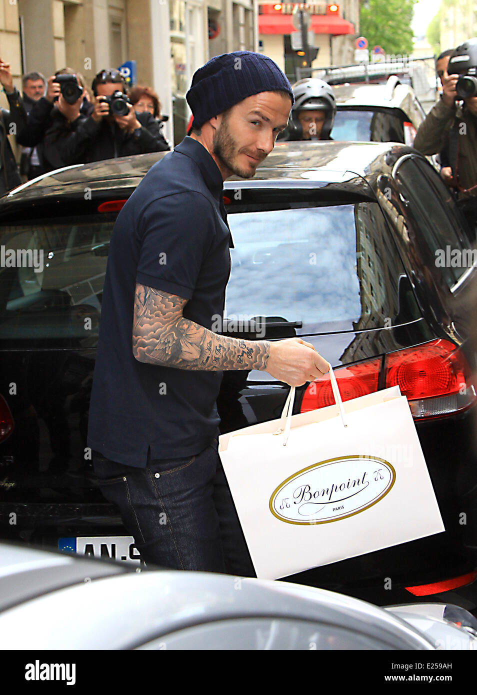 David Beckham y Victoria Beckham son vistos de compras en Balenciaga y  posteriormente jefe de Hotel Costes con: David Beckham donde: París,  Francia cuando: 04 de mayo de 2013 Fotografía de stock - Alamy