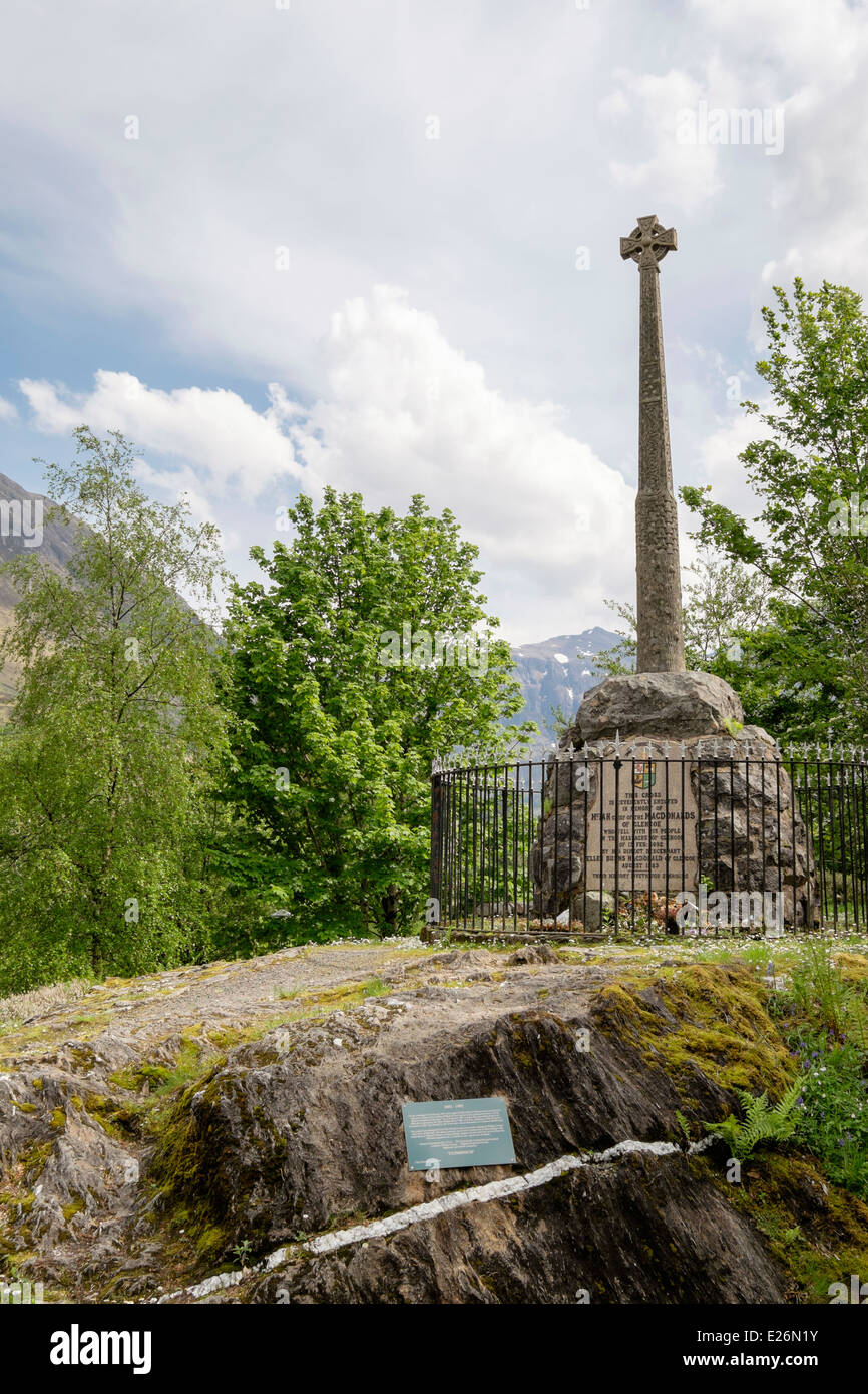 Monumento a la masacre de Glen Coe del MacDonalds clan en 1692. Glencoe, Highland, Escocia, Reino Unido, Gran Bretaña Foto de stock