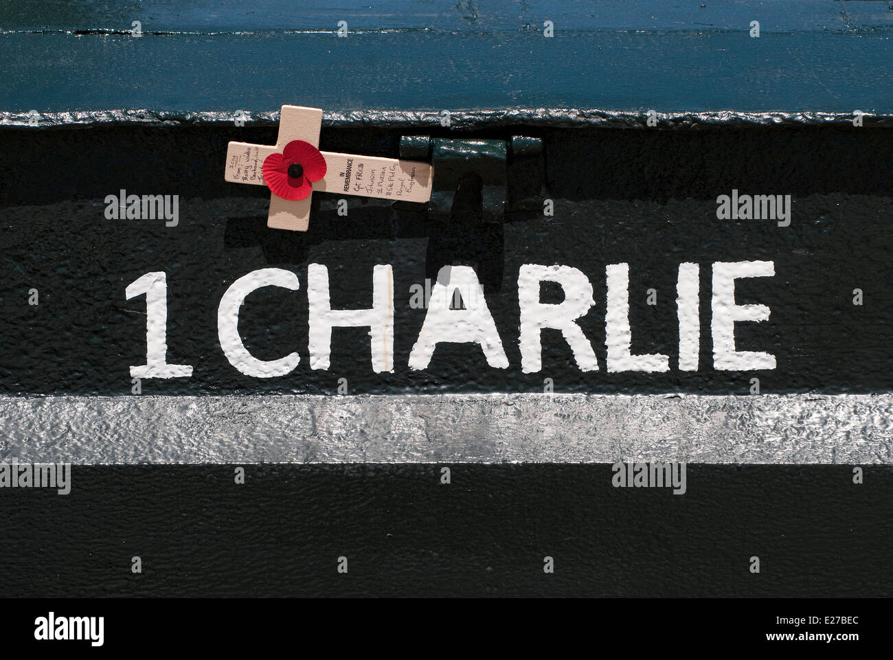 1 charlie pintado en tanque militar, Juno Beach, Normandía, Francia Foto de stock