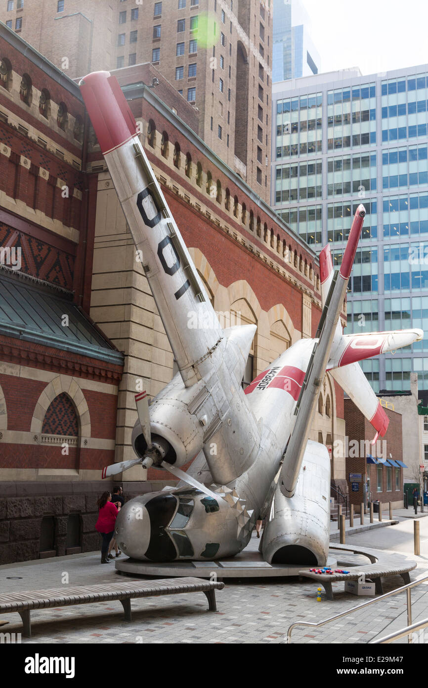 Grumman Invernadero, escultura realizada por el artista de Filadelfia, Pennsylvania, Jordania Griska Academia de las Bellas Artes, Filadelfia, EE.UU. Foto de stock